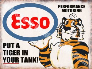 Реклама Esso Тигр в бензобаке
